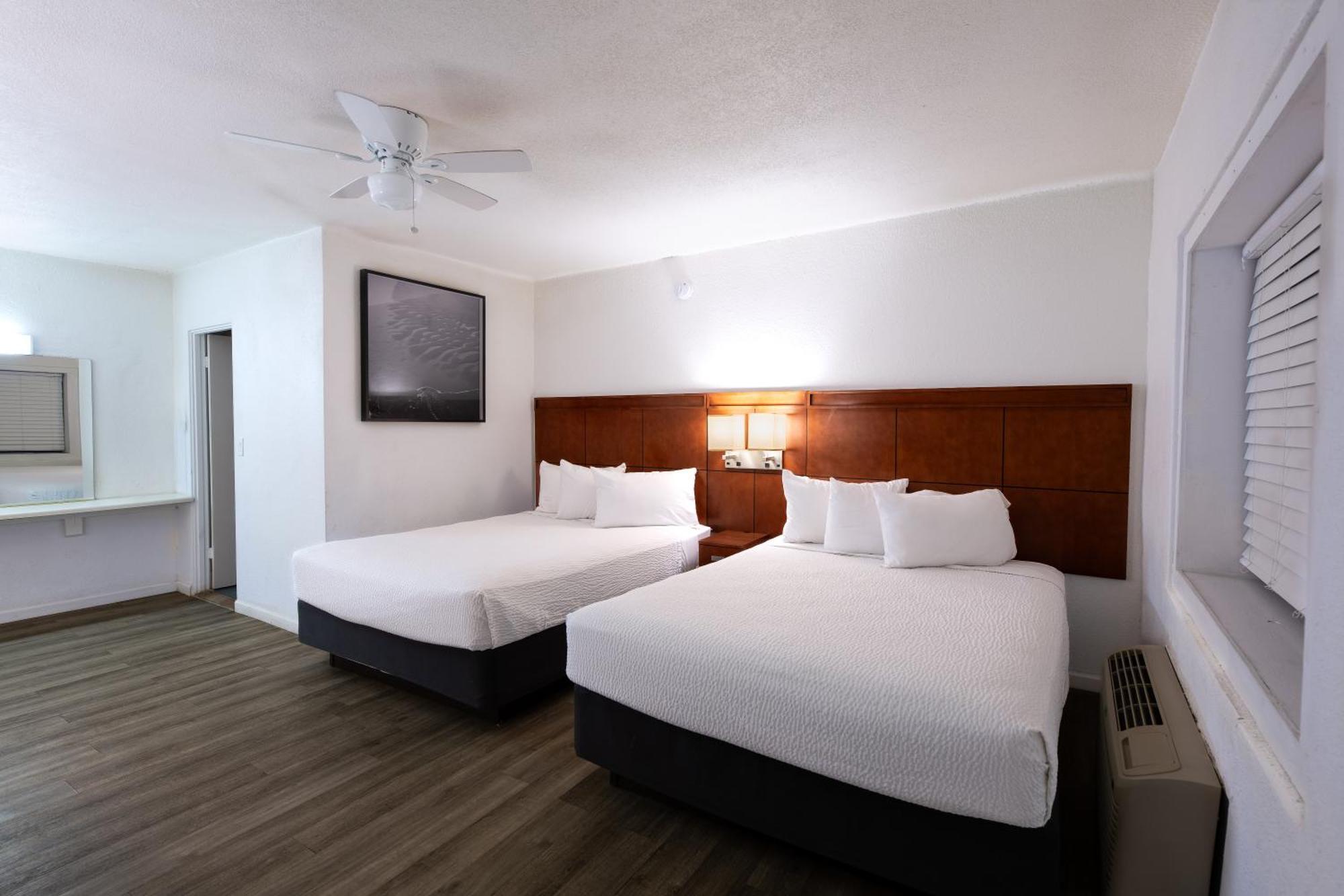 Travelodge By Wyndham Parker Exterior photo